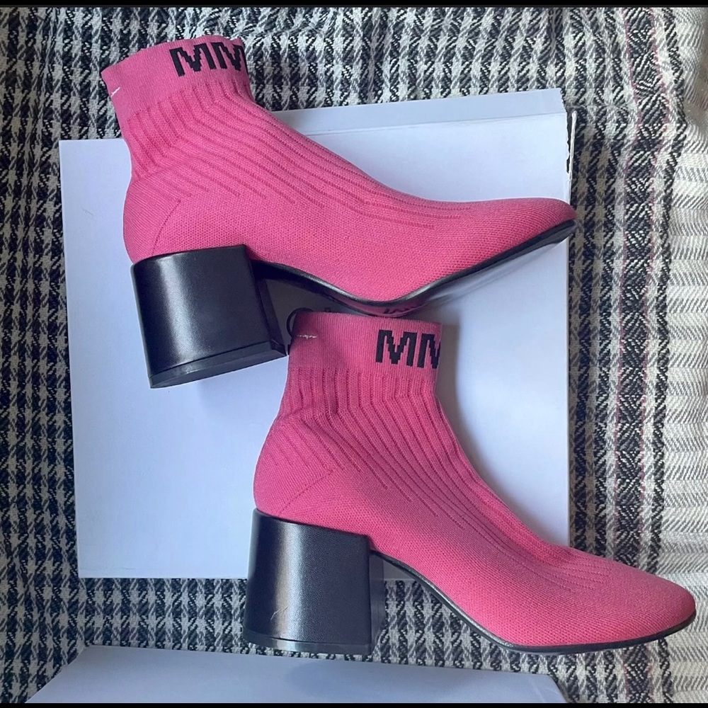 new in box Margiela pink black knit sock boots 40